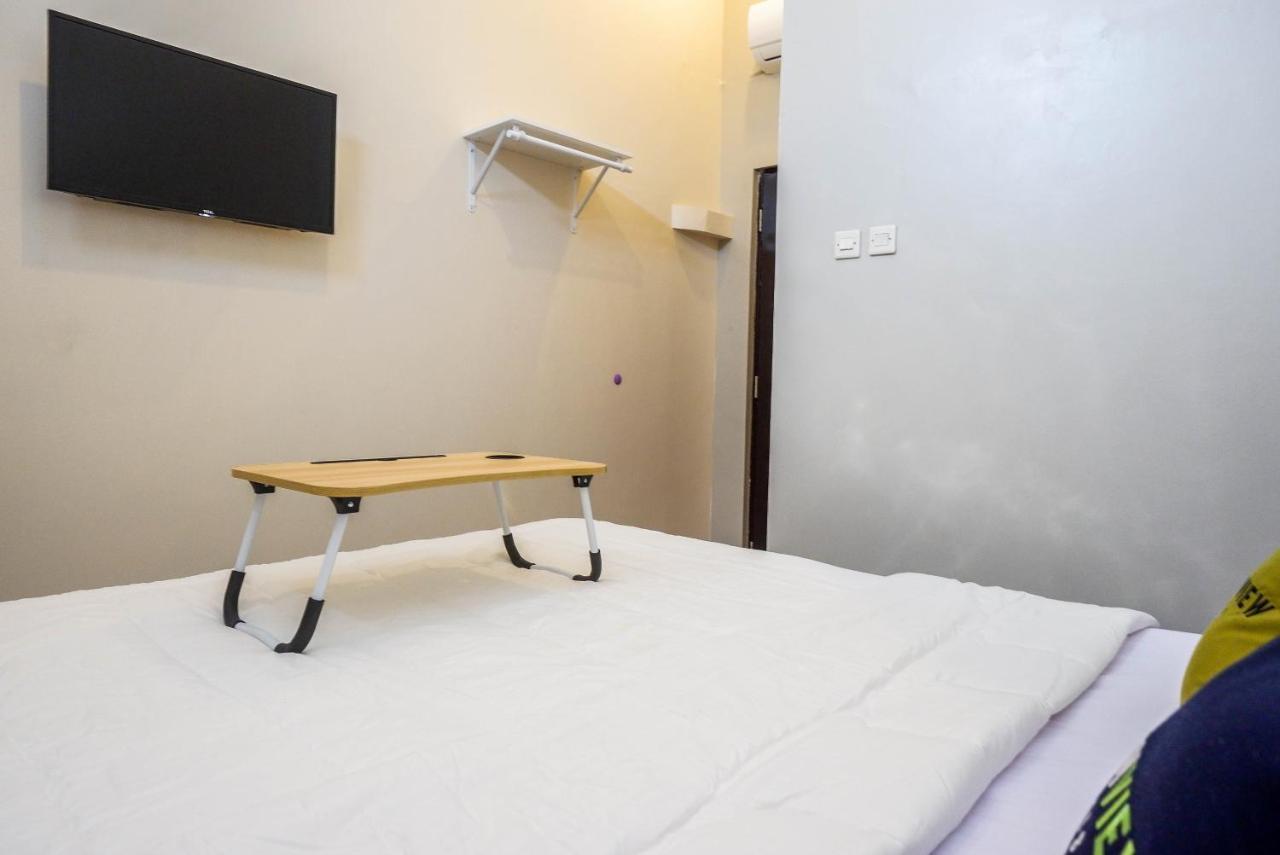 Urbanview Hotel Near Alun Alun Tegal Теґал Екстер'єр фото