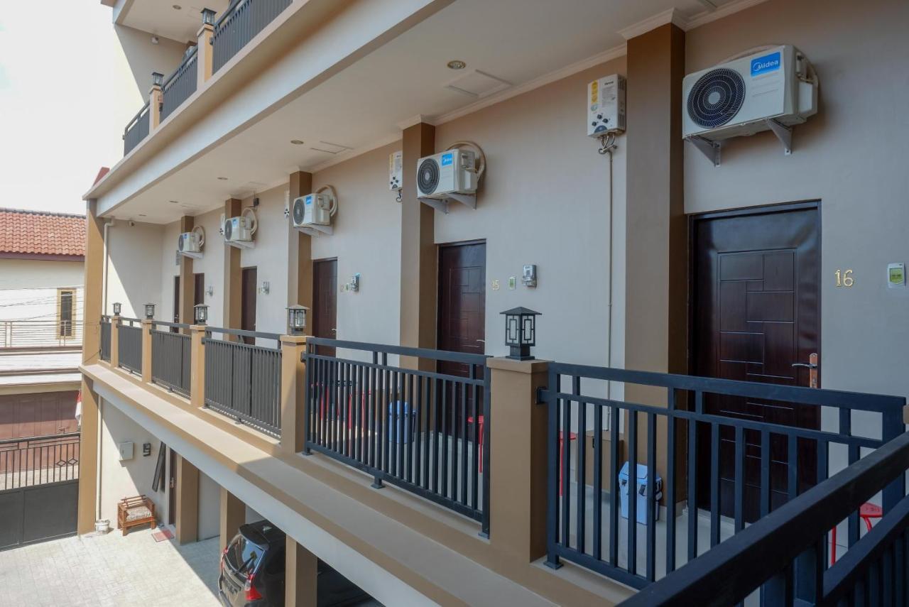 Urbanview Hotel Near Alun Alun Tegal Теґал Екстер'єр фото