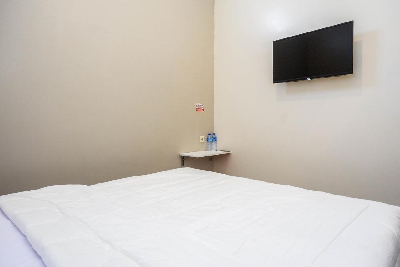 Urbanview Hotel Near Alun Alun Tegal Теґал Екстер'єр фото