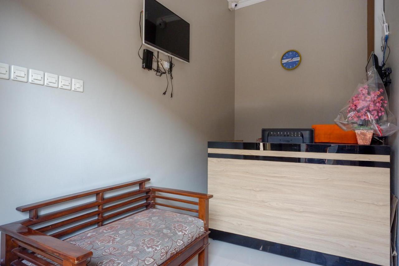 Urbanview Hotel Near Alun Alun Tegal Теґал Екстер'єр фото