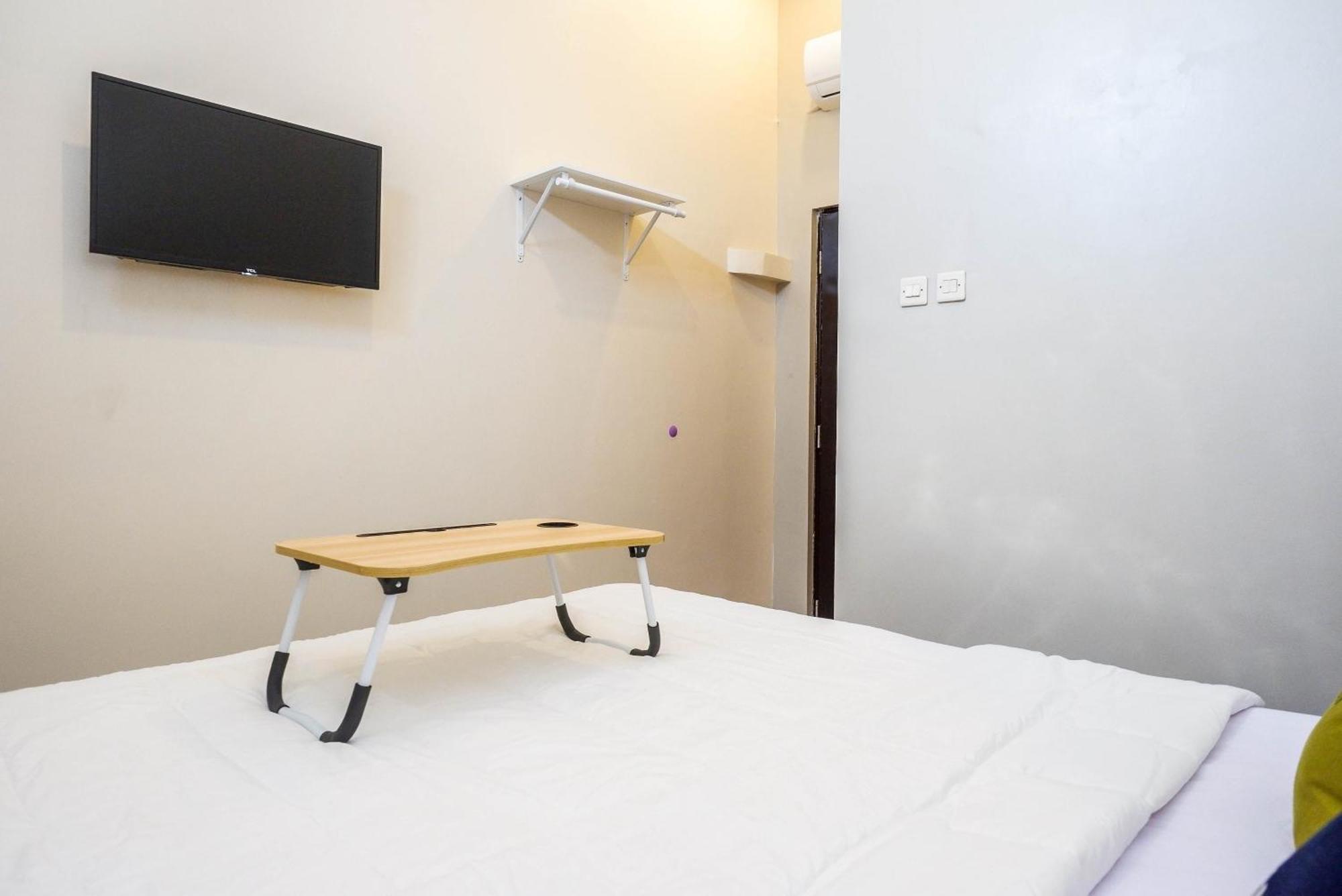 Urbanview Hotel Near Alun Alun Tegal Теґал Екстер'єр фото